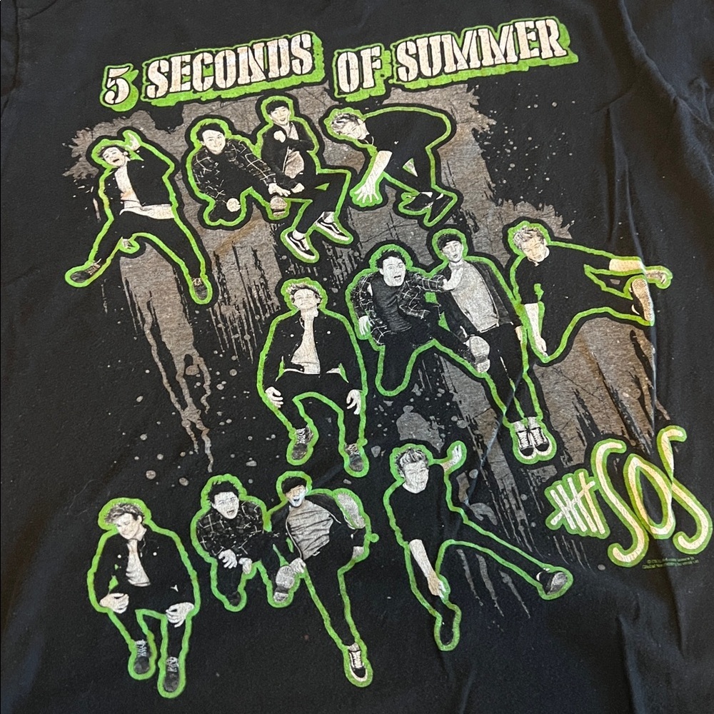 5 Seconds of Summer Graphic TShirt Black Size Medium